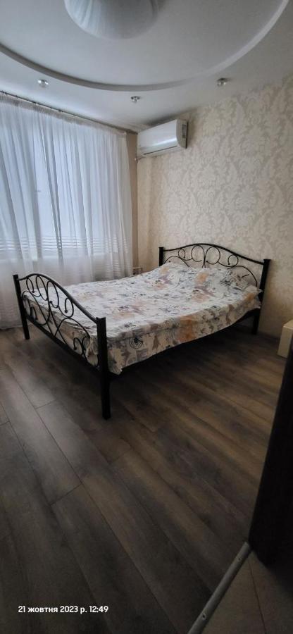 Уютно И По Домашнему Комфортно Студенческая 2К Кв Зубенко 19 Kharkov Luaran gambar